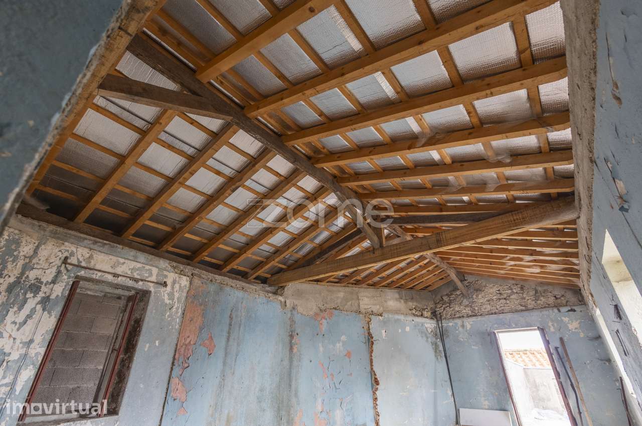 Casa de aldeia com telhado novo em Sanfins- Sever do Vouga-Aveiro. - Grande imagem: 3/31