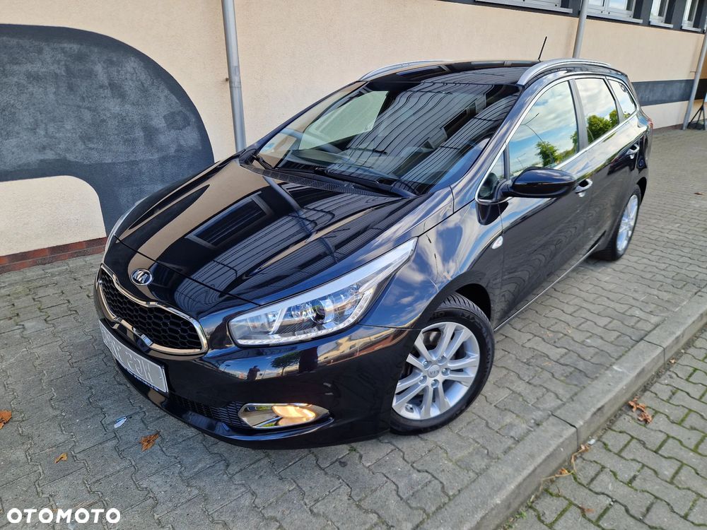Kia Ceed 1.6 CRDi 128 Dream Team Edition - 38