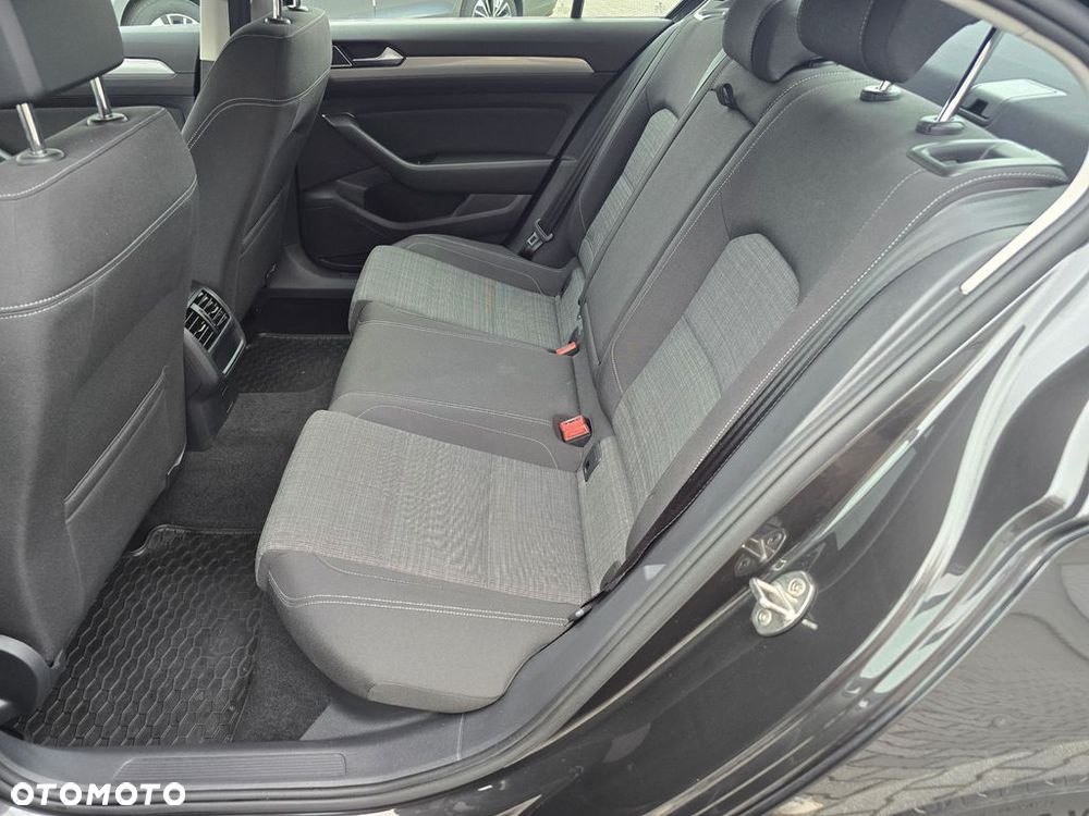 Volkswagen Passat 2022