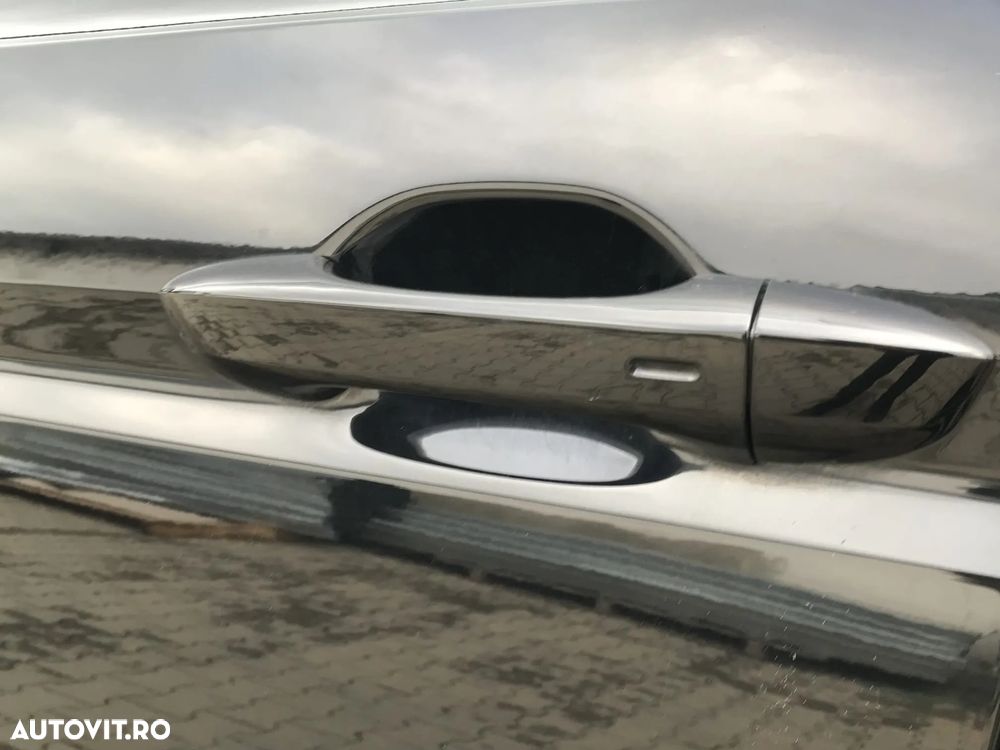 Volkswagen Touran 2.0 TDI SCR DSG Trendline - 34