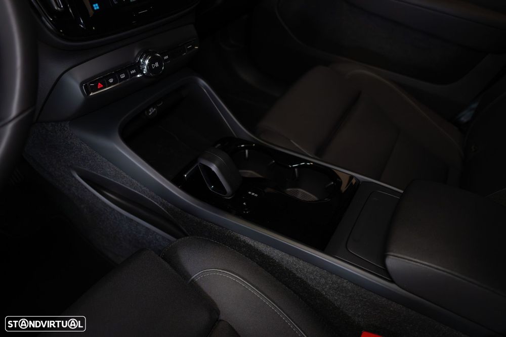 Volvo C40 Recharge Twin Motor Plus - 21