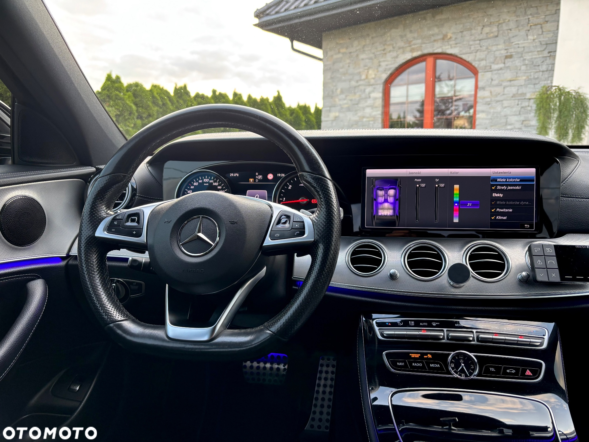 Mercedes-Benz Klasa E 220 d 9G-TRONIC AMG Line - 28