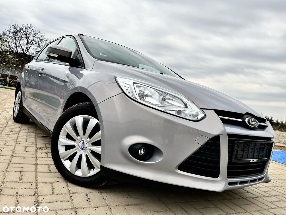 Ford Focus 1.0 EcoBoost STart-Stopp-System TITANIUM - 2