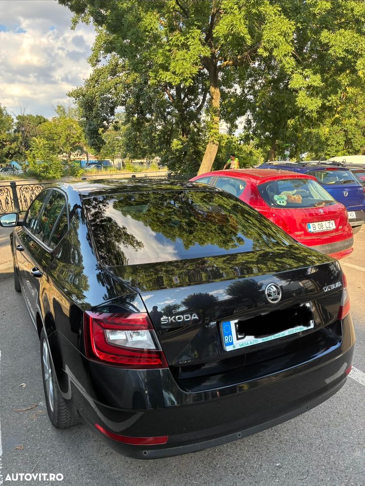 Skoda Octavia 1.6 TDI DSG Style - 4