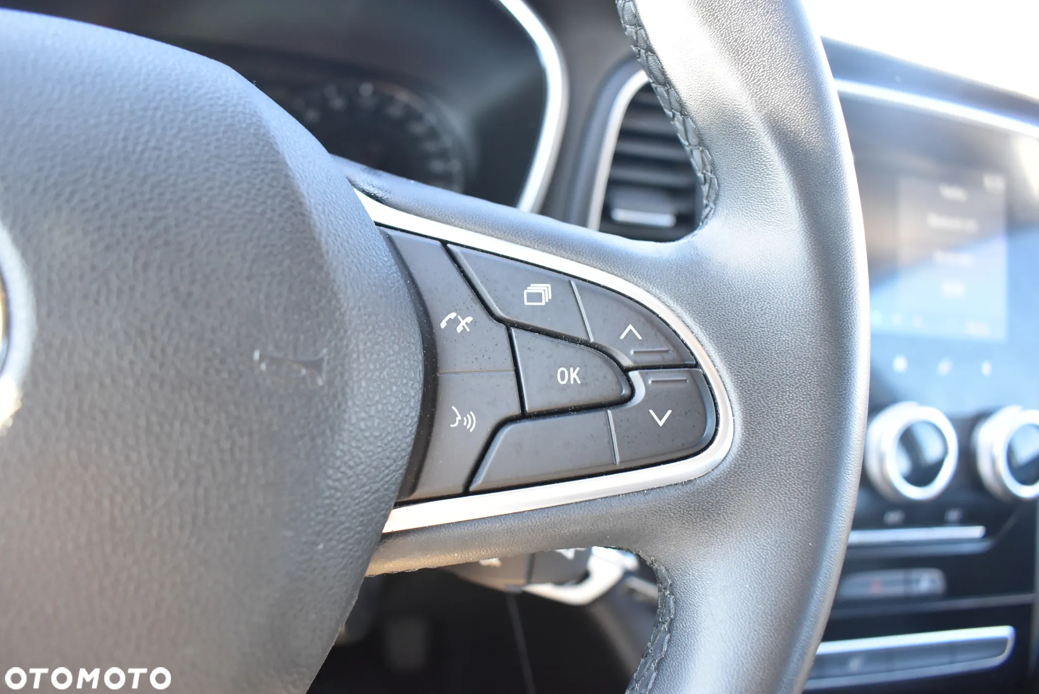 Renault Megane 1.3 TCe FAP Zen - 25