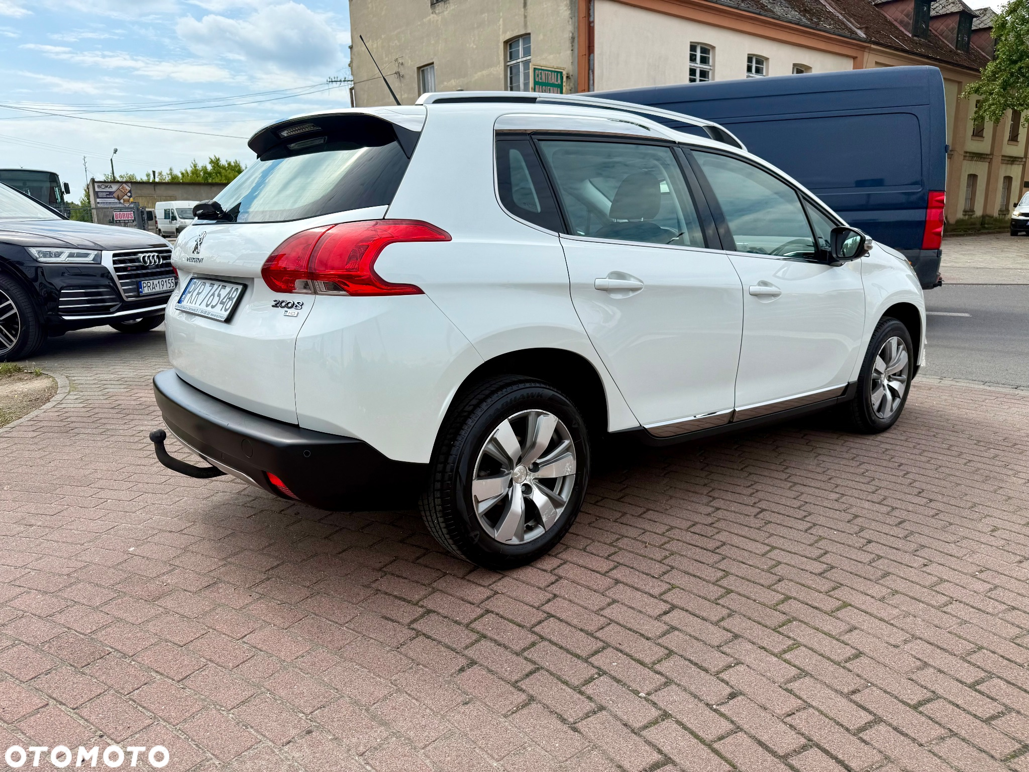 Peugeot 2008 1.6 e-HDi Allure S&S - 26