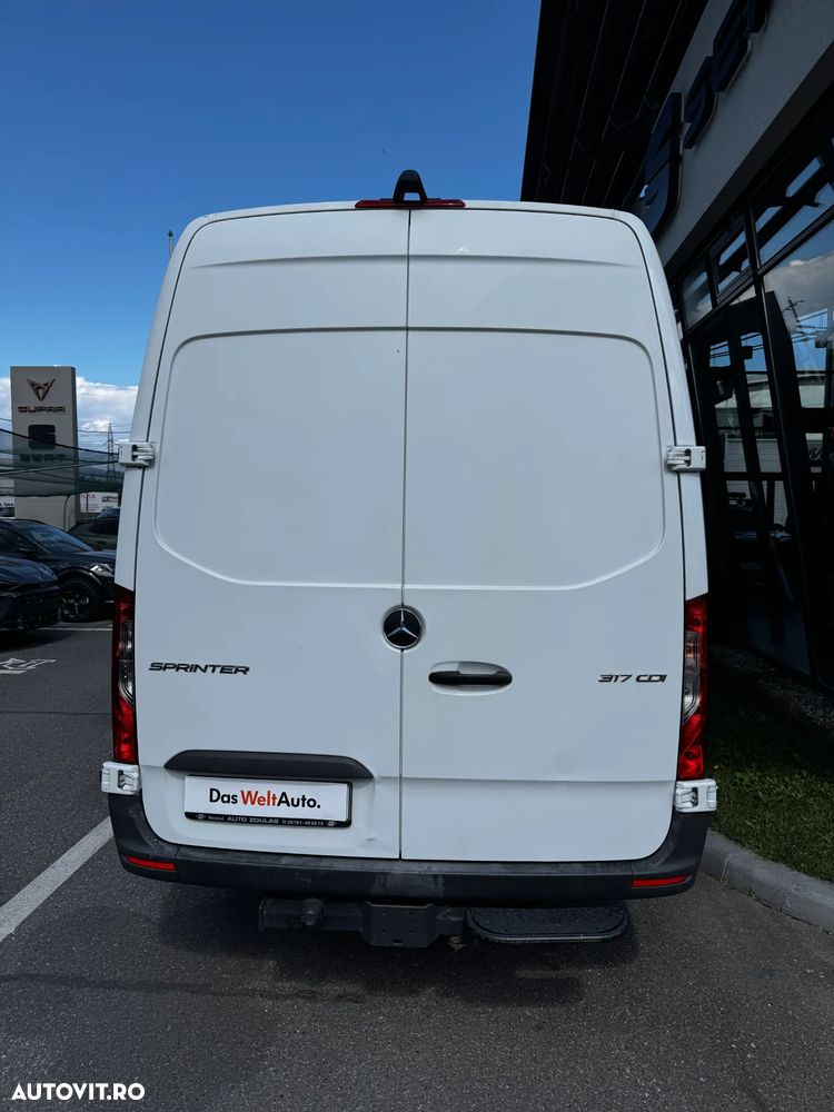 Mercedes-Benz Sprinter - 4
