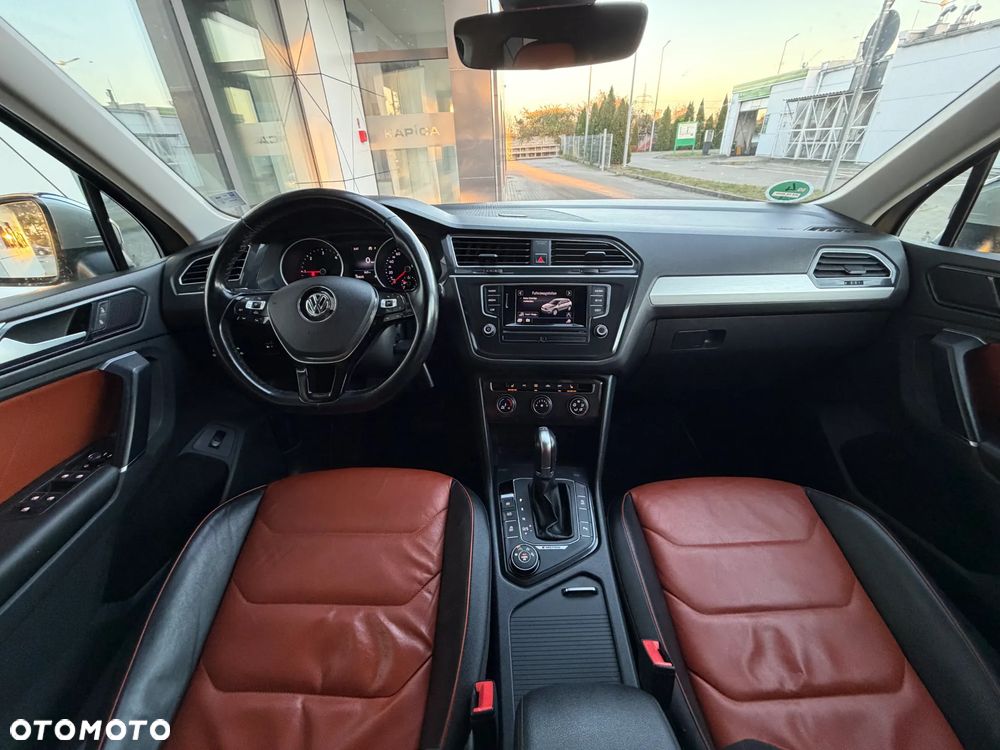 Volkswagen Tiguan 2.0 TDI SCR 4MOTION BlueMotion Technology DSG Lounge Sport & Style - 34