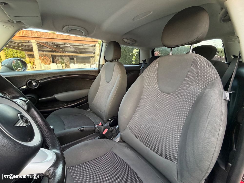 MINI 3 Portas Cooper D - 10