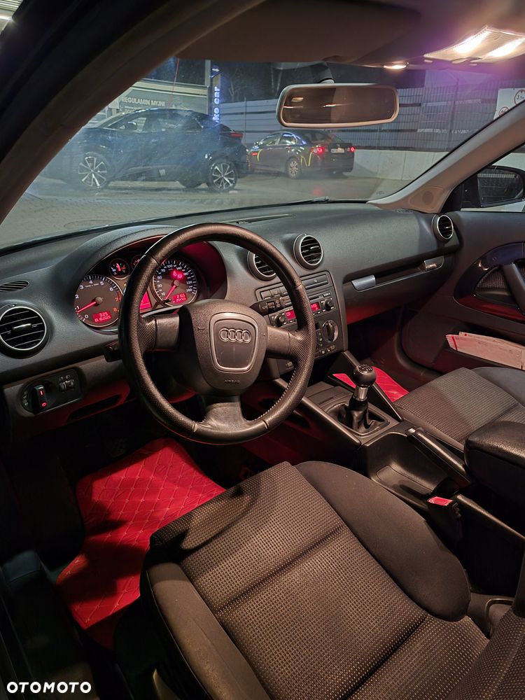 Audi A3 3-drzwiowe 2.0 FSI Ambiente - 12