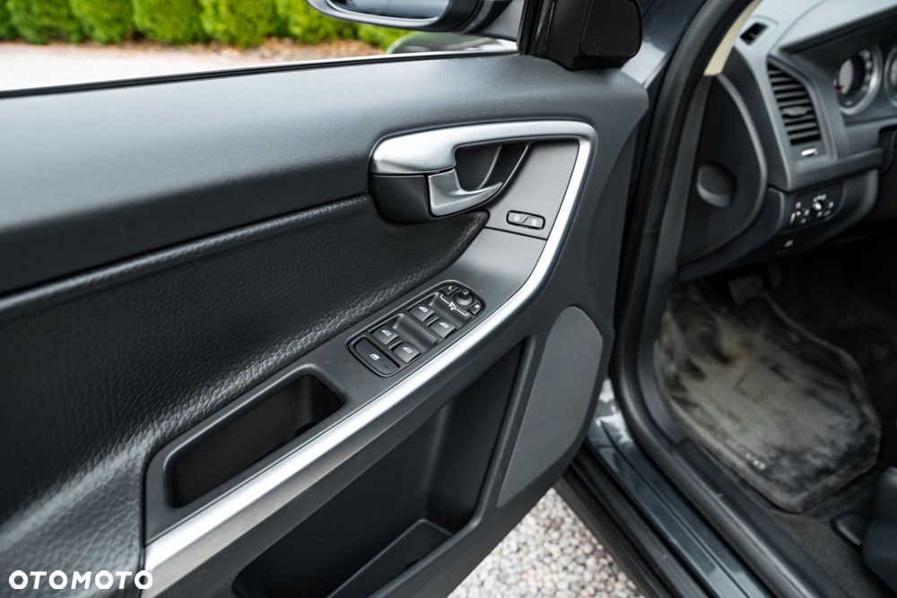 Volvo XC 60 2.4D AWD - 17