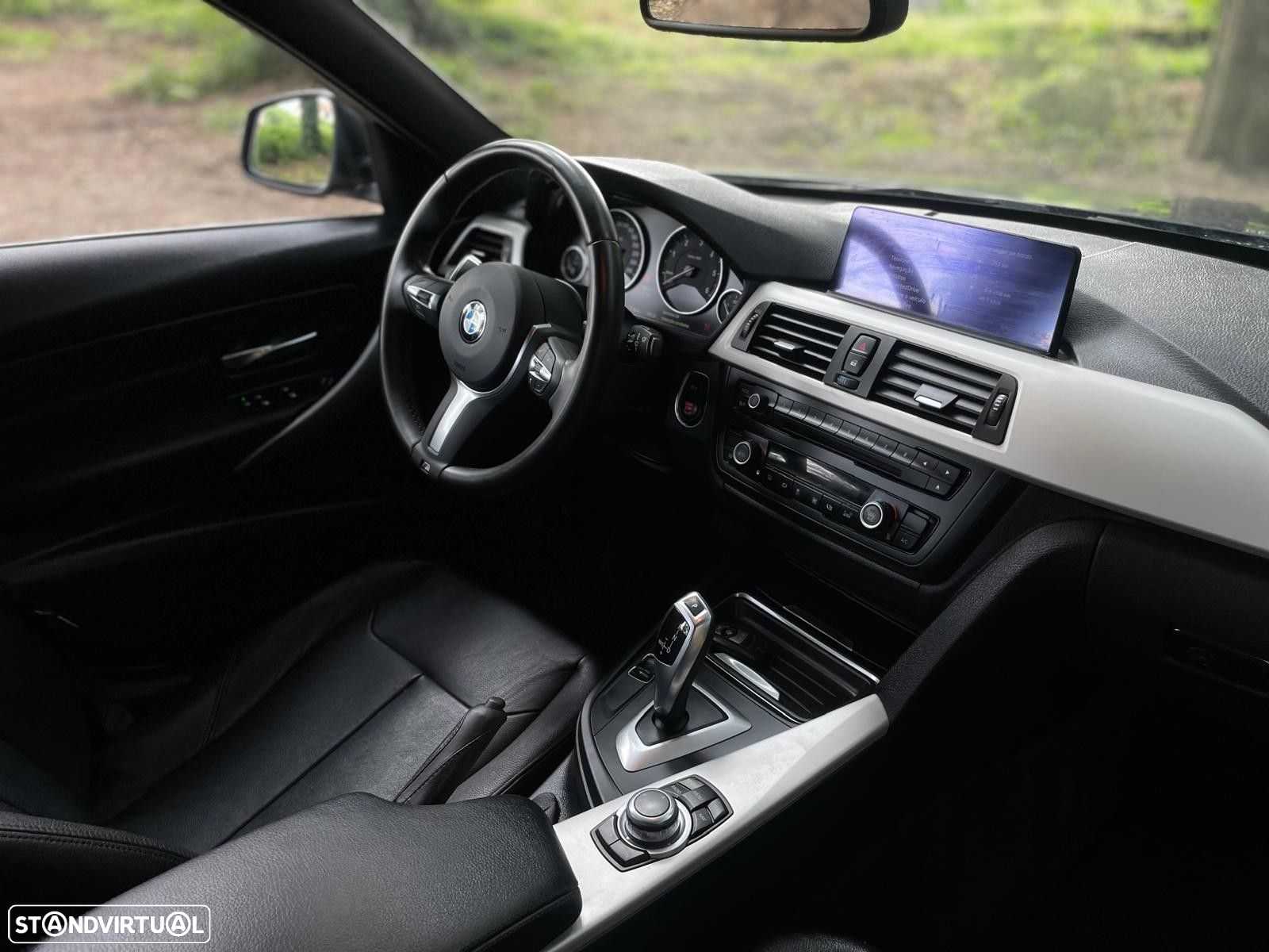 BMW 320 d Touring xDrive Pack M Auto - 30