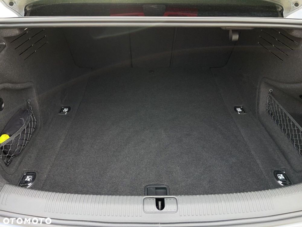 Audi A4 Limousine 35 TFSI mHEV S tronic - 29