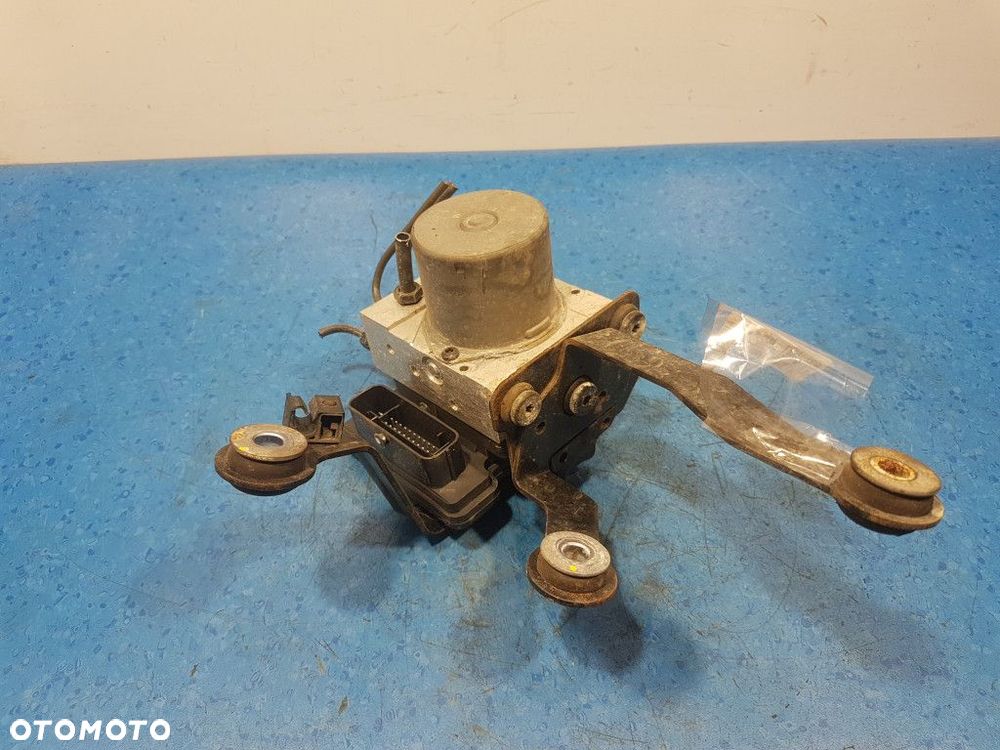 HYUNDAI I20 I 1.2B POMPA ABS 61589-45200