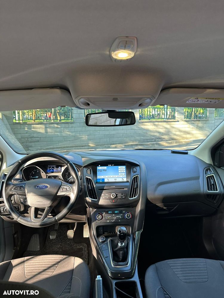 Ford Focus - 8