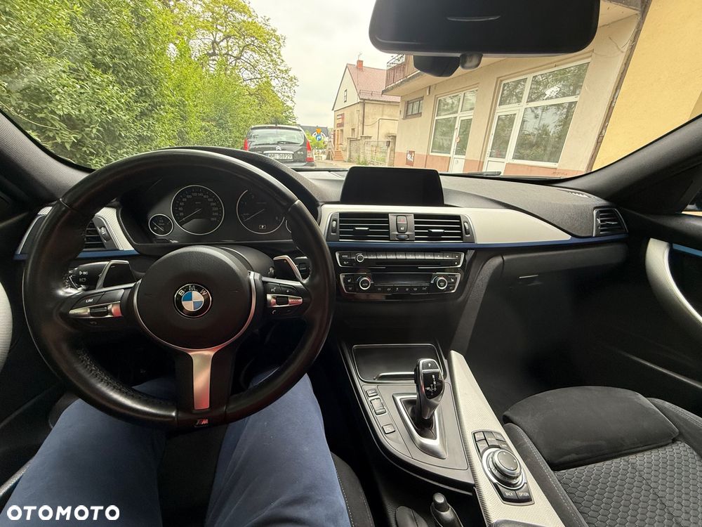 BMW Seria 3 320d M Sport - 10