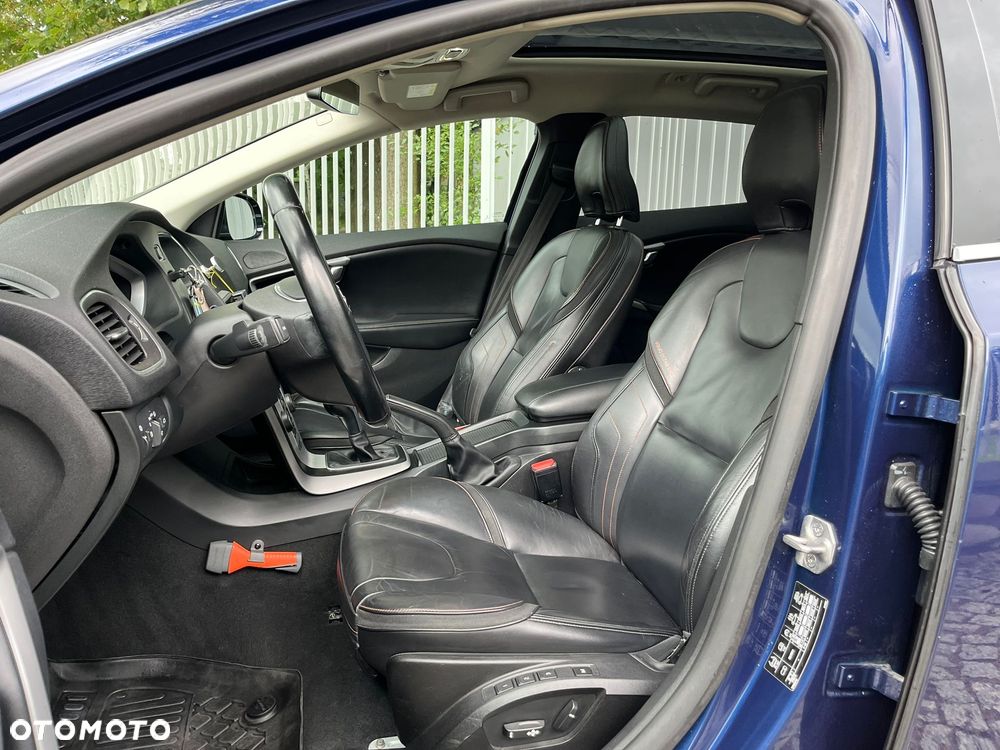 Volvo V40 D4 Drive-E Ocean Race - 19