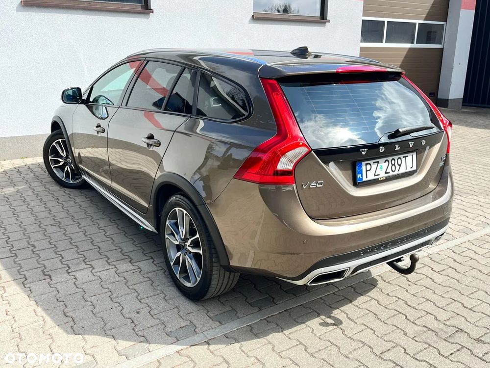 Volvo V60 Cross Country T5 AWD Summum - 33
