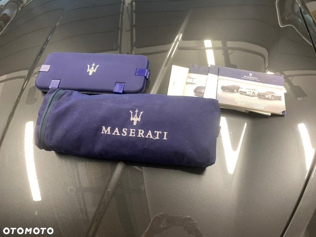 Maserati GranCabrio - 11