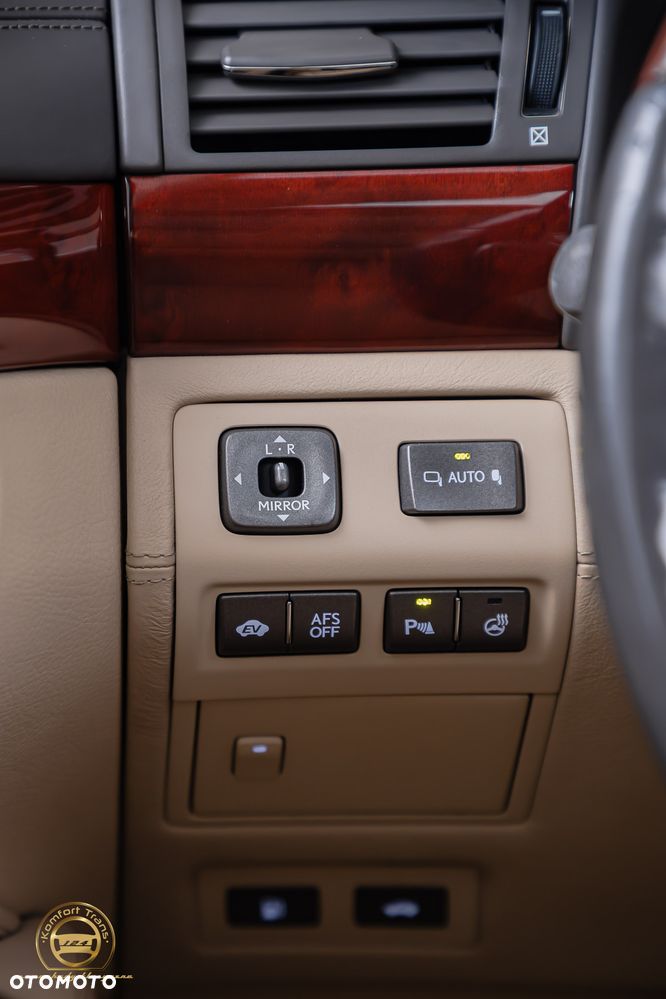 Lexus LS 600h Superior - 29