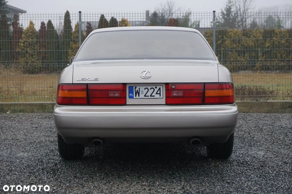 Lexus LS - 12