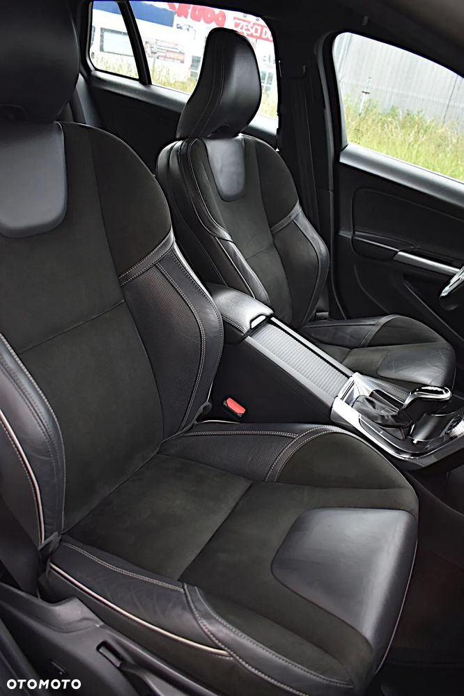 Volvo V60 D4 Geartronic R-Design - 38