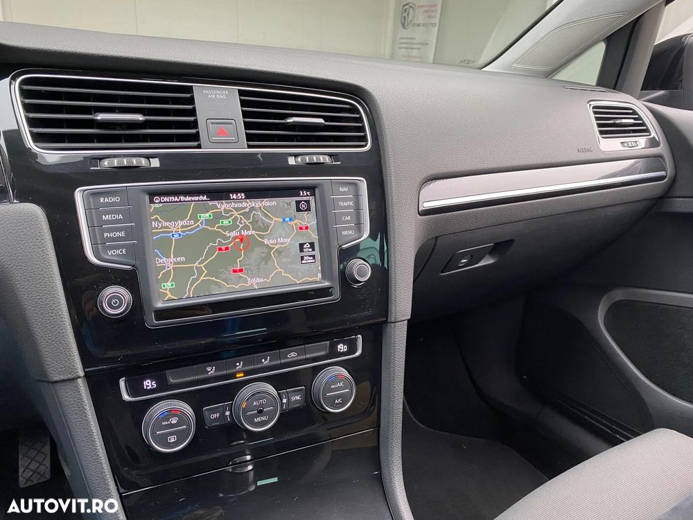 Volkswagen Golf - 20