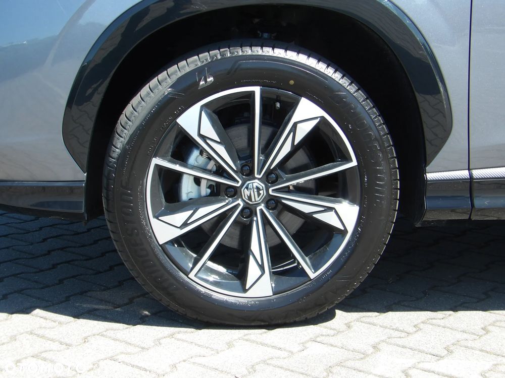 MG HS 1.5 T-GDI Excite DCT - 9