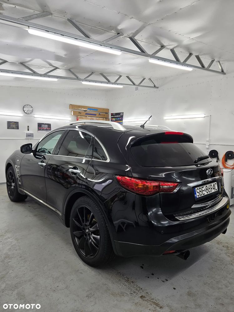 Infiniti QX70 - 6