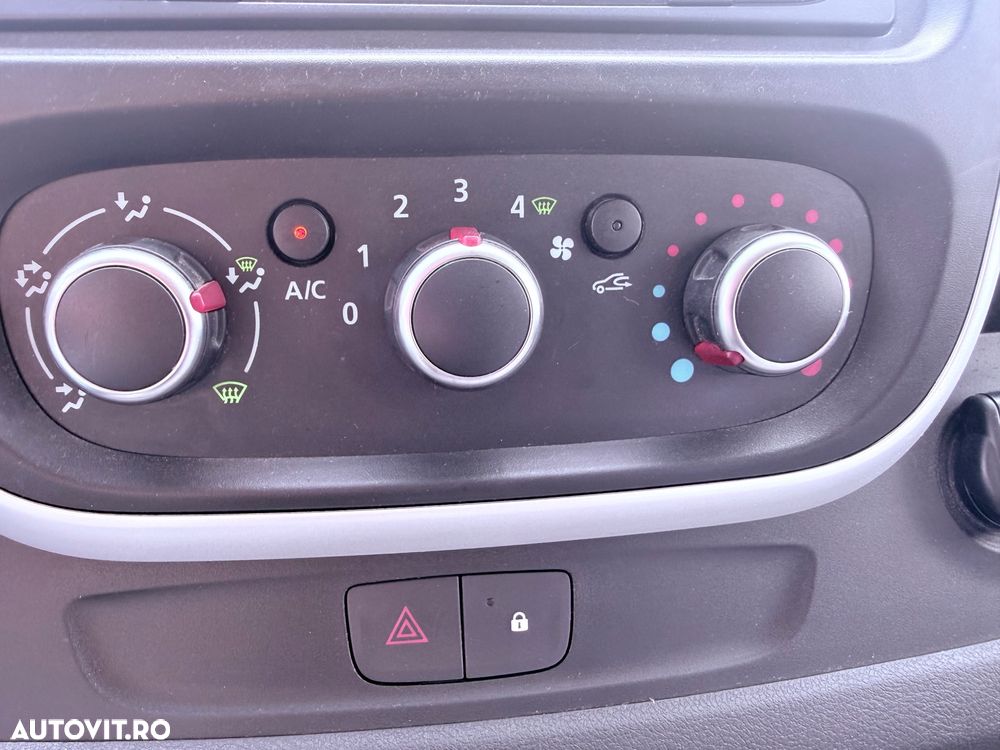 Renault Trafic ENERGY Start & Stop Combi L1H1 Expression - 17