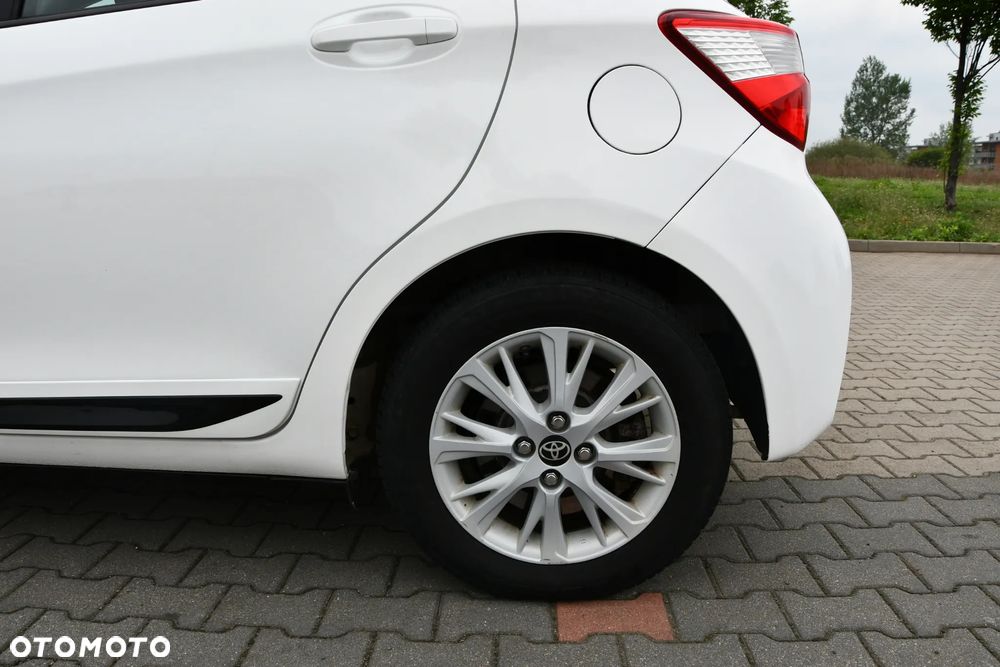 Toyota Yaris Hybrid 100 Premium EU6 - 18