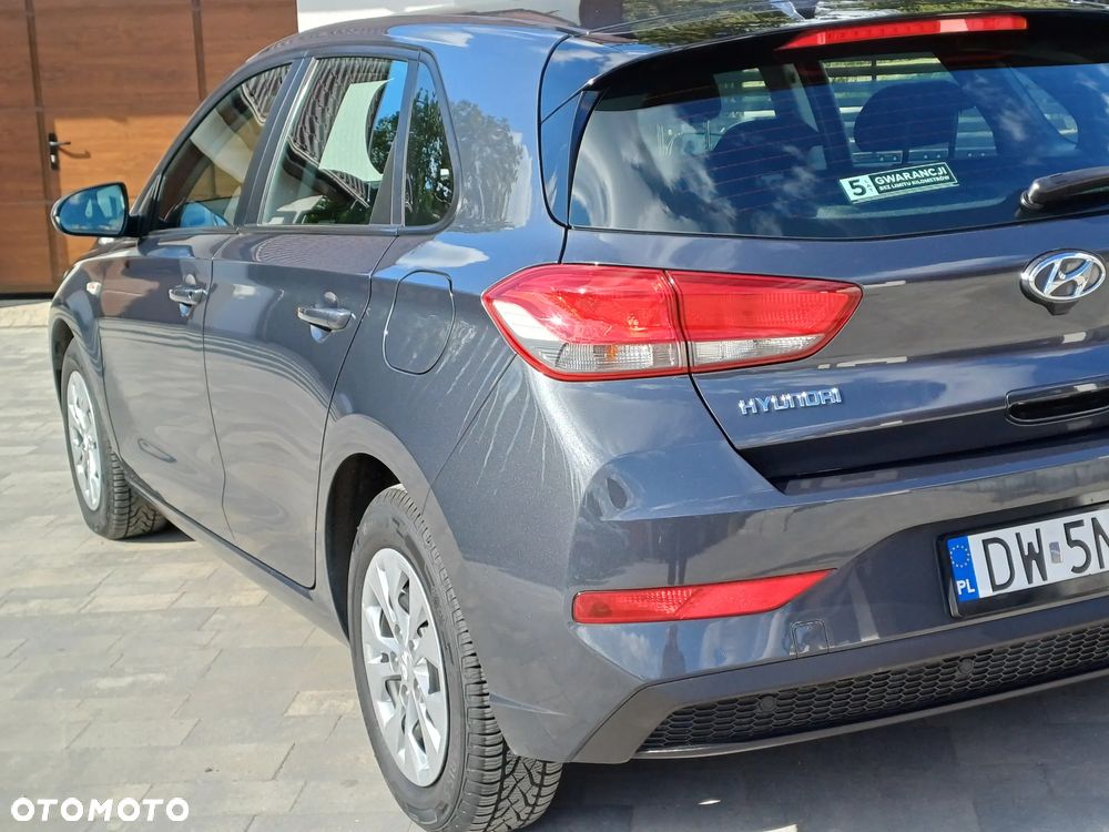 Hyundai i30 1.5 DPI Classic + - 21
