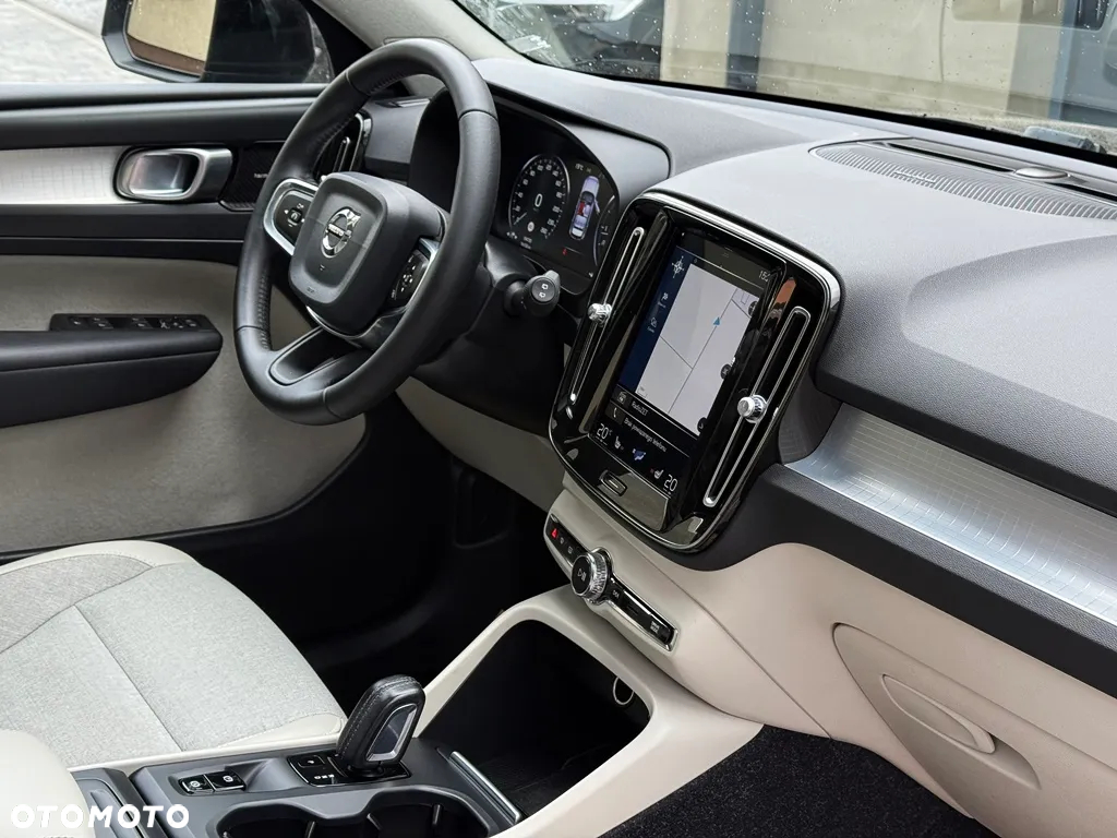 Volvo XC 40 - 30