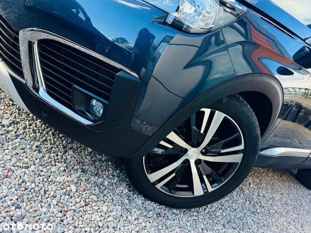Peugeot 5008 1.5 BlueHDI Allure S&S - 17