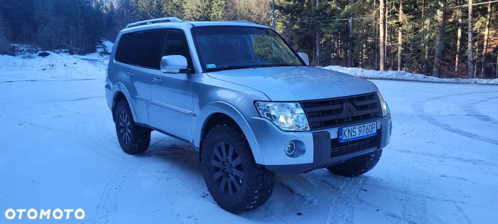 Mitsubishi Pajero - 1