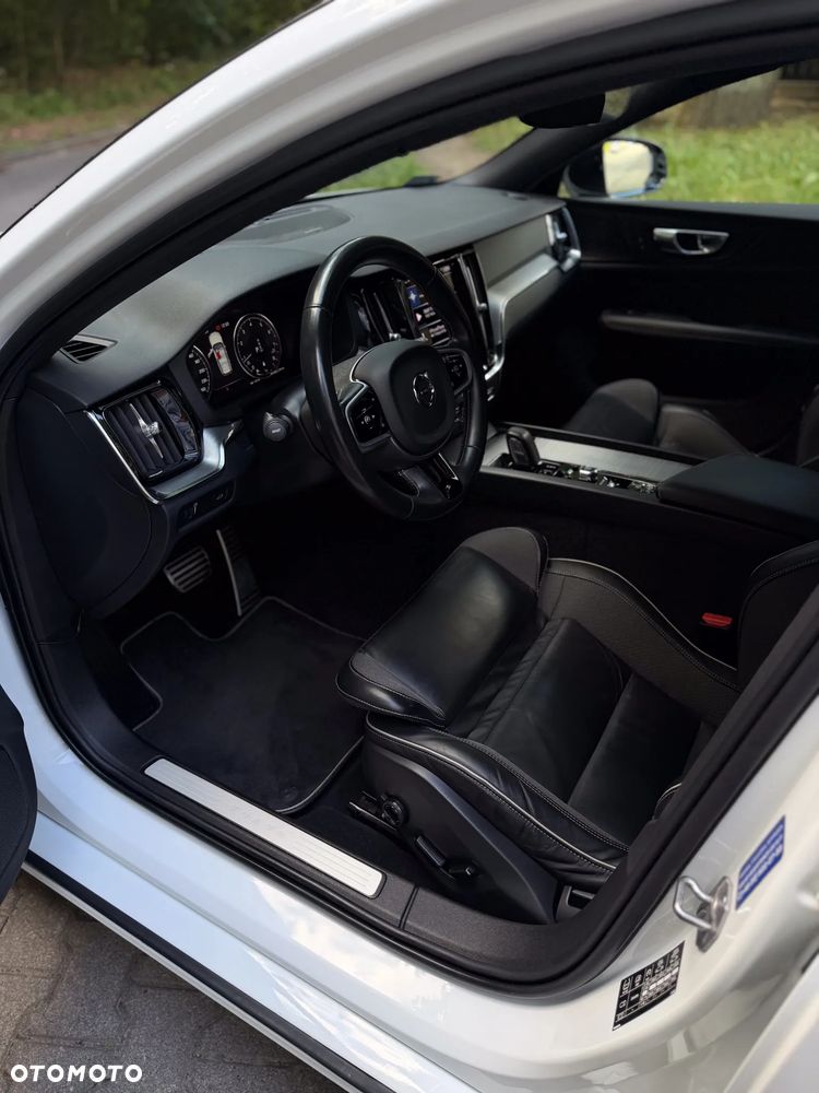Volvo V60 B5 B R-Design - 15
