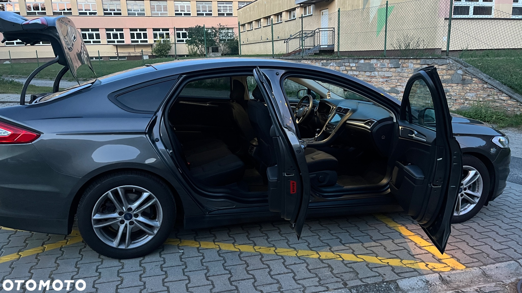 Ford Mondeo 1.5 EcoBoost Trend - 19