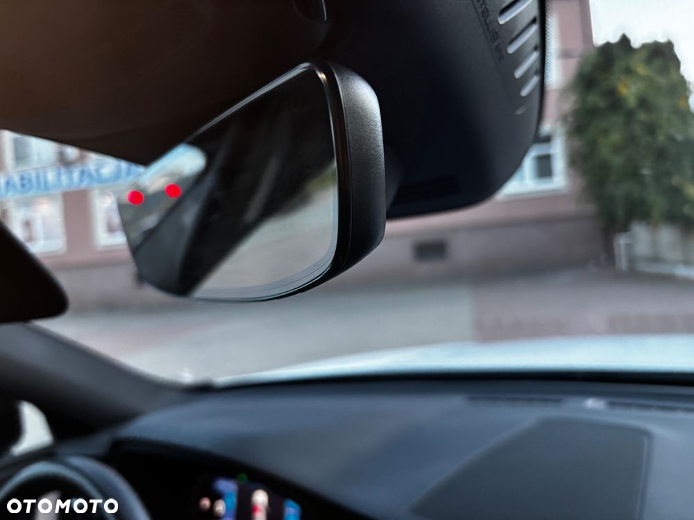 Volvo XC 60 B4 D Plus Dark - 31