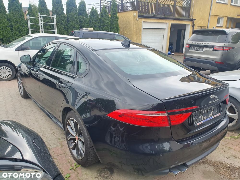 Jaguar XF 20d R-Sport - 11