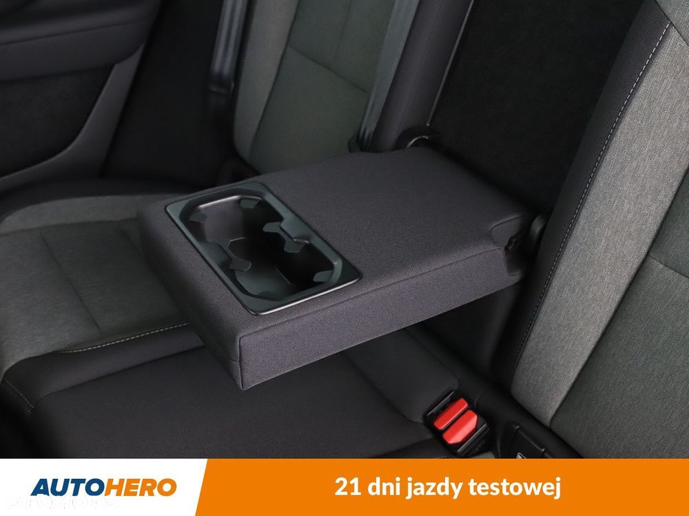 Volvo XC 40 B3 Plus Dark - 35