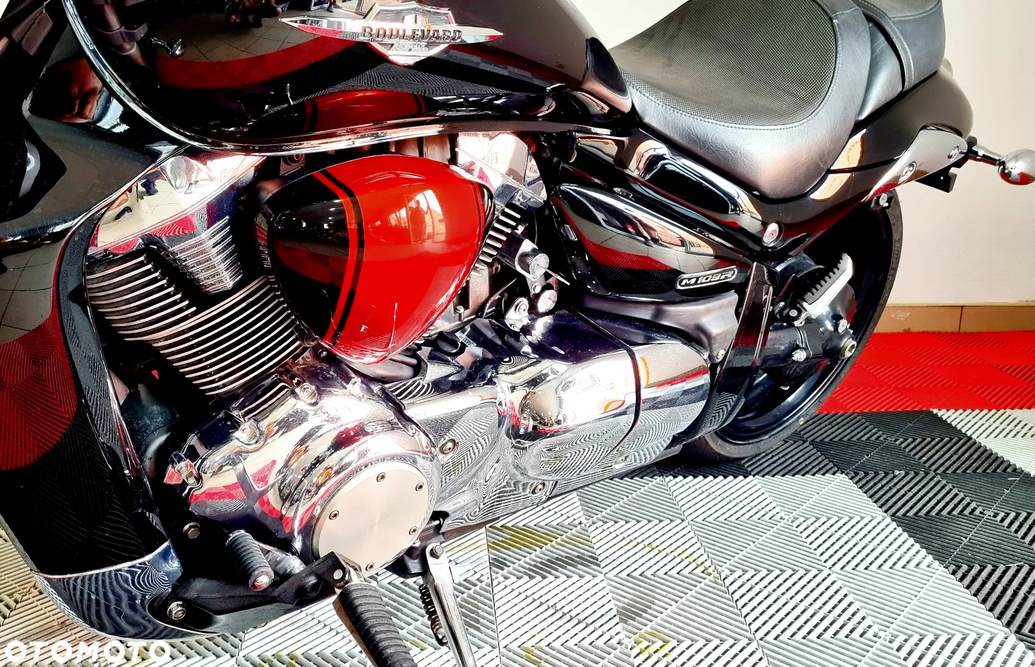 Suzuki Boulevard - 16