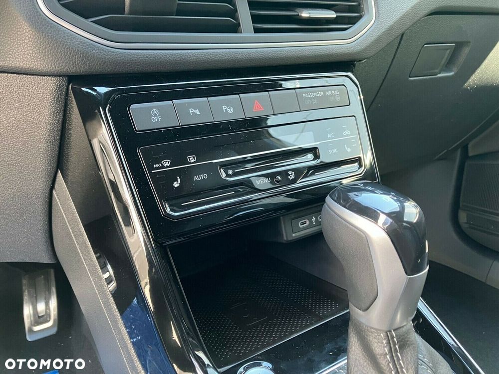 Volkswagen T-Cross - 12