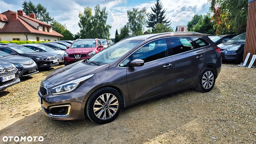 Kia Ceed 1.6 GDI ISG SW Platinum Edition - 26