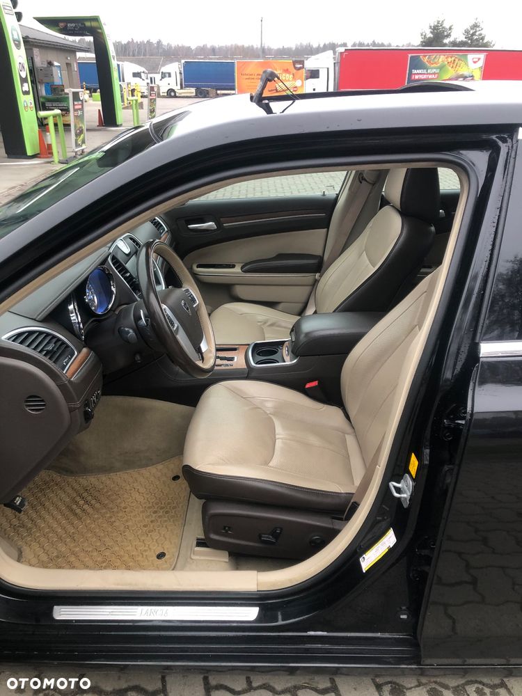 Lancia Thema 3.0CRD Platinum - 12