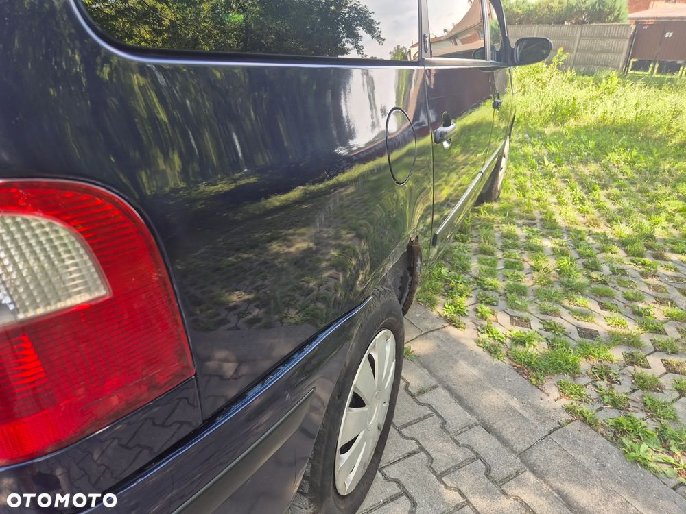 Ford Galaxy 1.9 TDI Ghia - 11