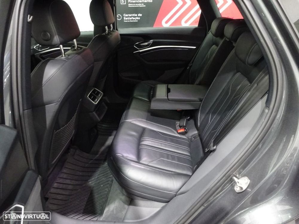 Audi e-tron 55 quattro S line - 33