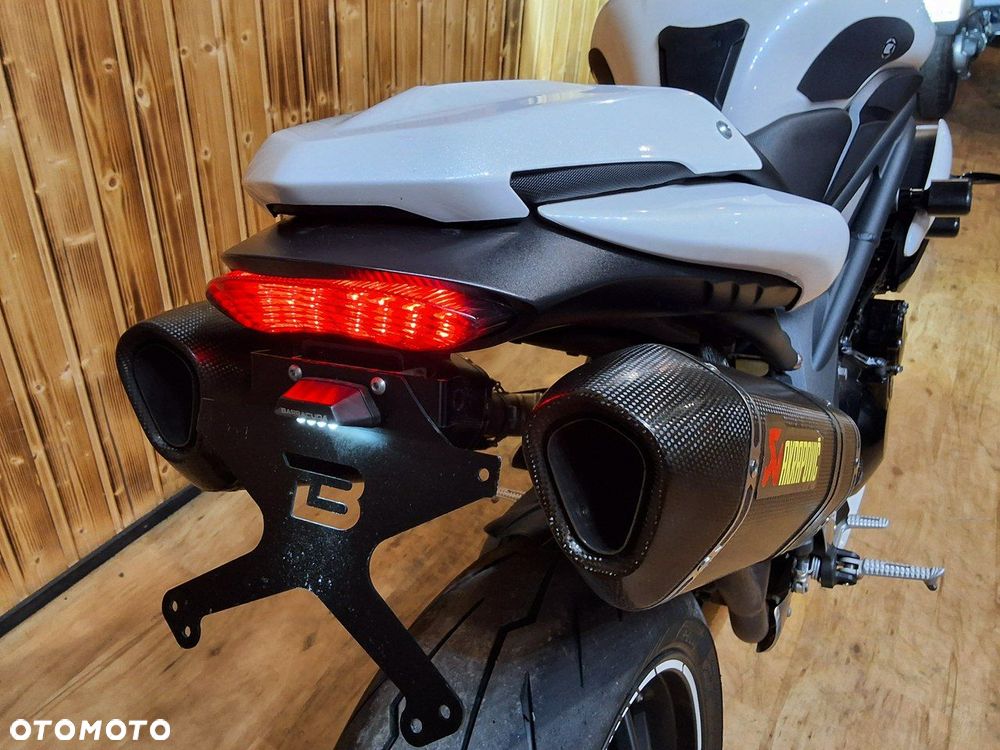 Triumph Street Triple - 8