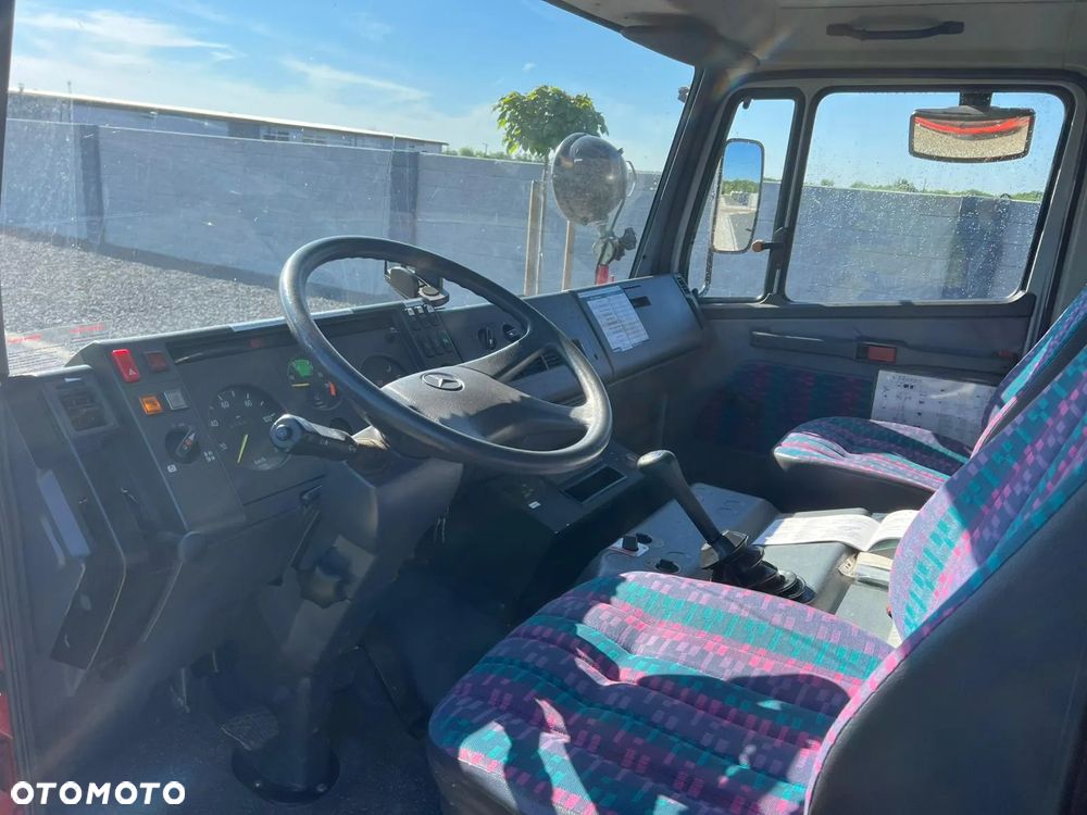 Mercedes-Benz 814F Wóz strażacki - 35