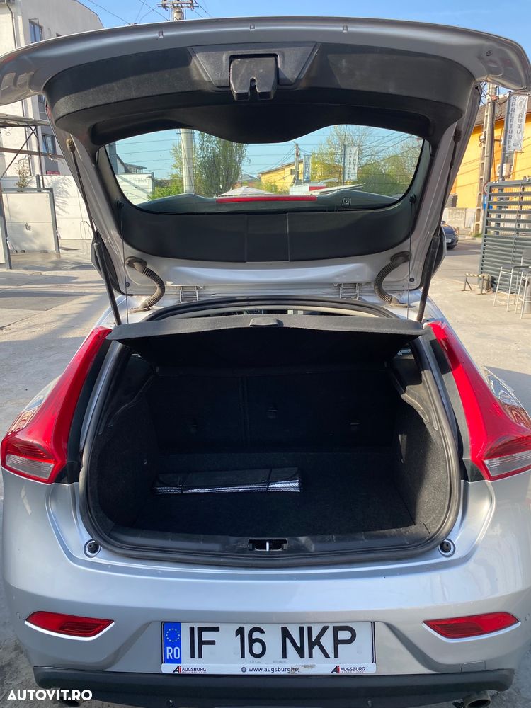 Volvo V40 D4 VEA Momentum - 17