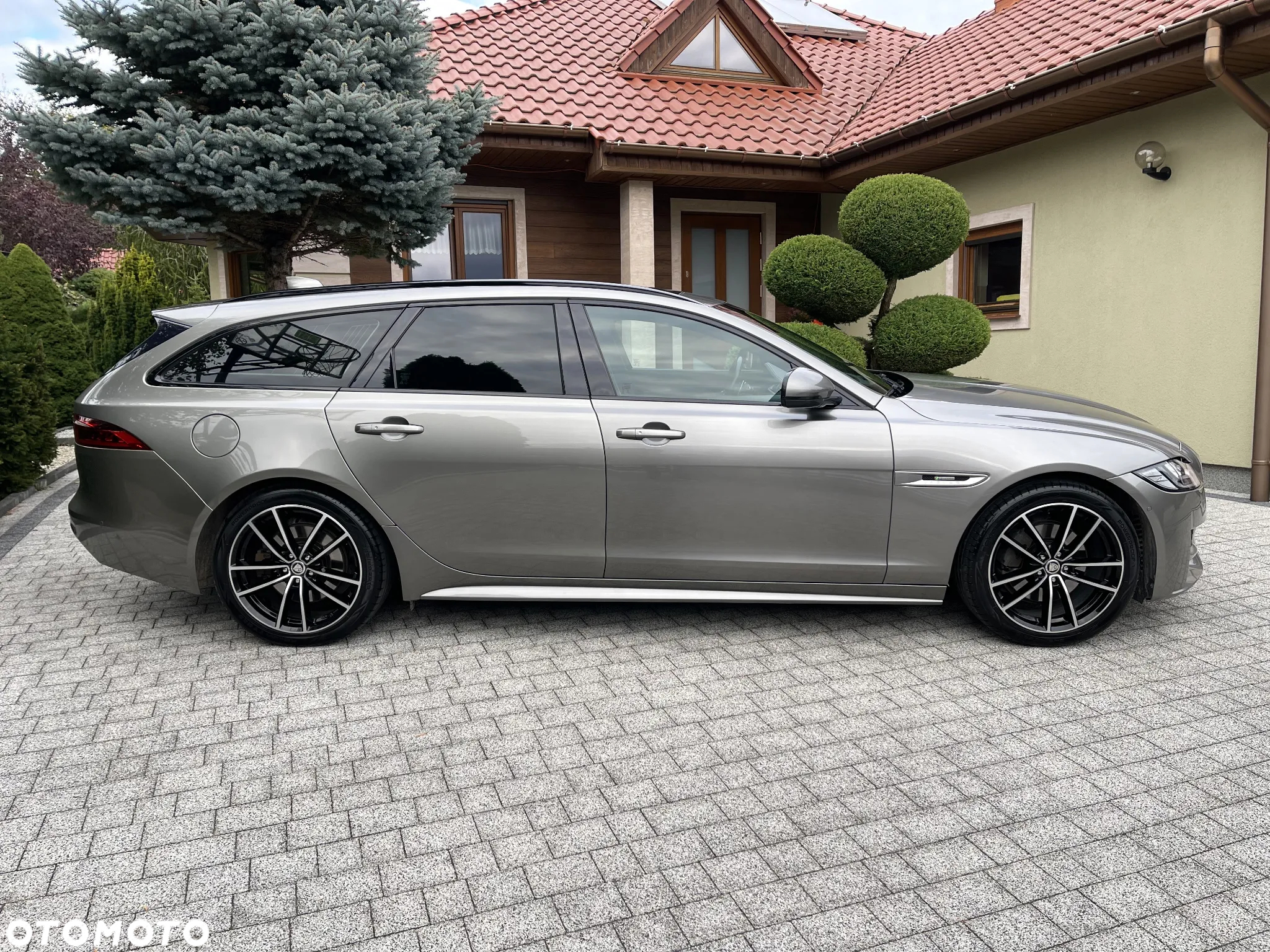 Jaguar XF 2.0 i4D R-Sport - 2